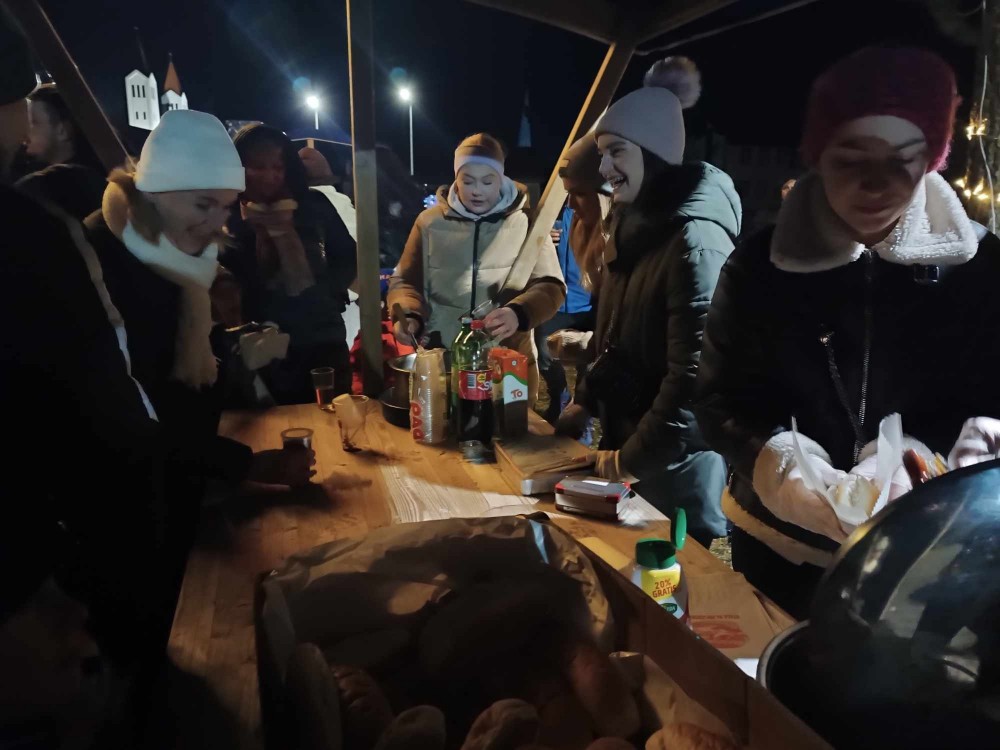 403765494_1331975364113907_45468.jpg 403765494_1331975364113907_45468.jpg