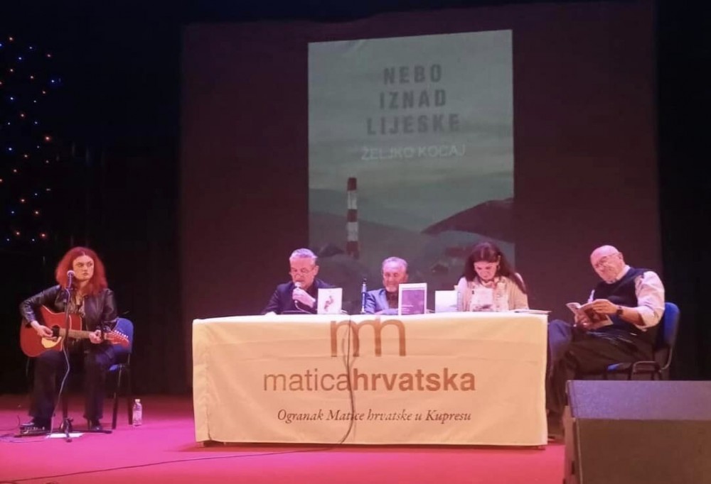 352537490_10231270240205100_1999.jpg 352537490_10231270240205100_1999.jpg